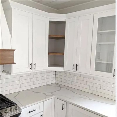 Cabinet Cegin Cornel Gyda Drysau Gwydr - Arddull Gwydr Clir wedi'i Fframio Clasurol